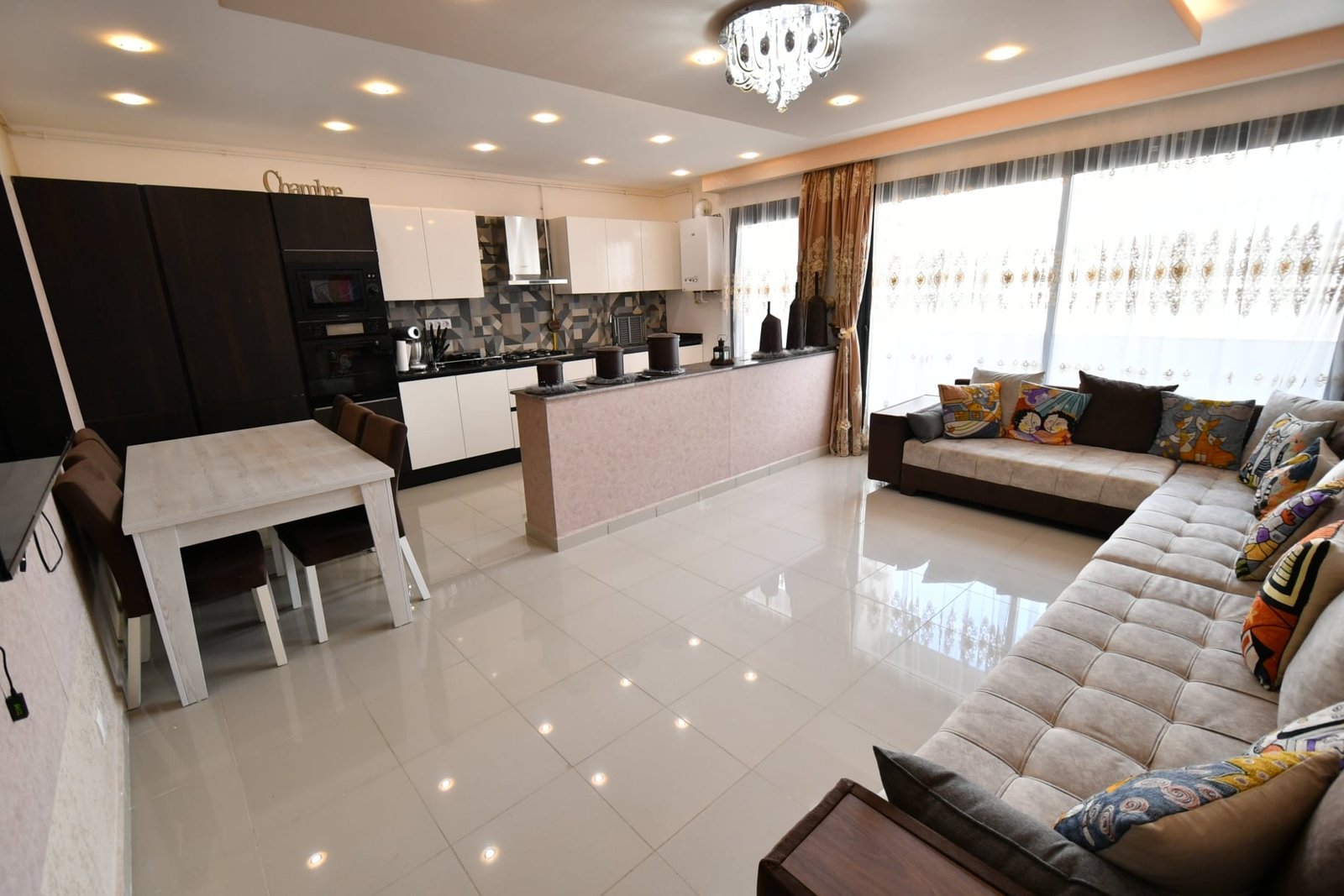 Appartement T3 à vendre -Bahia-Oran avec vue panoramique