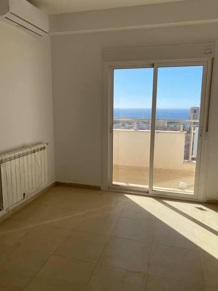Appartement F4 à vendre -Hai Khemisti- Oran avec vue panoramique