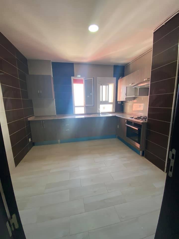 Appartement F3 à vendre - Hai Khemisti-Oran avec vue panoramique