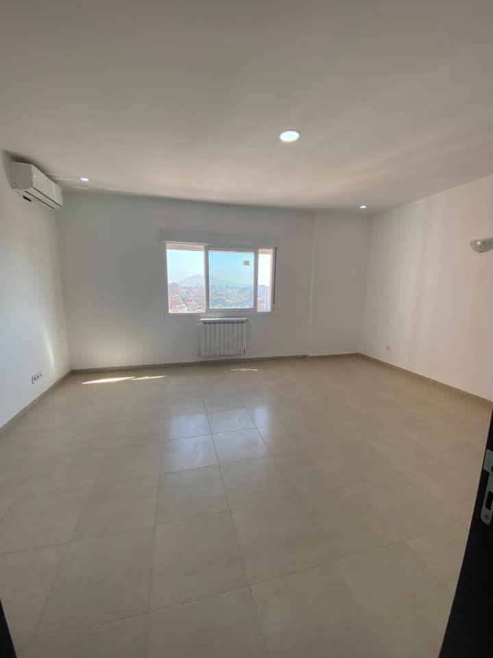 Appartement F3 à vendre -Hai Khemist-Oran avec vue panoramique