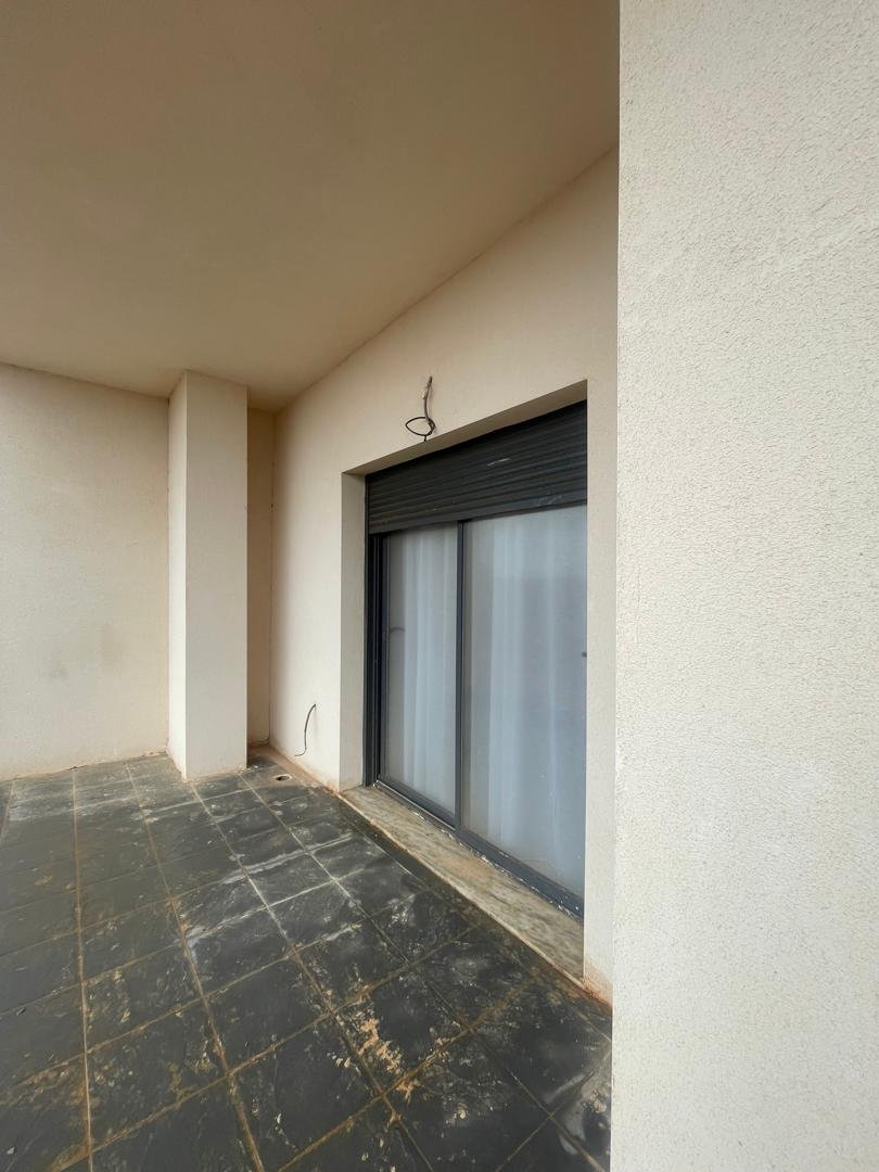 Appartement F4 123, à vendre - Canastel - ORAN avec piscine