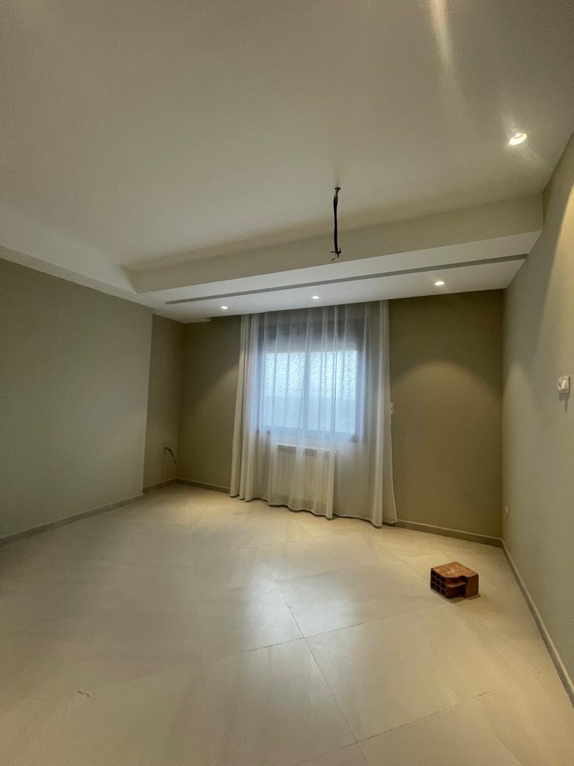 Appartement F4 165,24-167, à vendre - Canastel - ORAN avec piscine