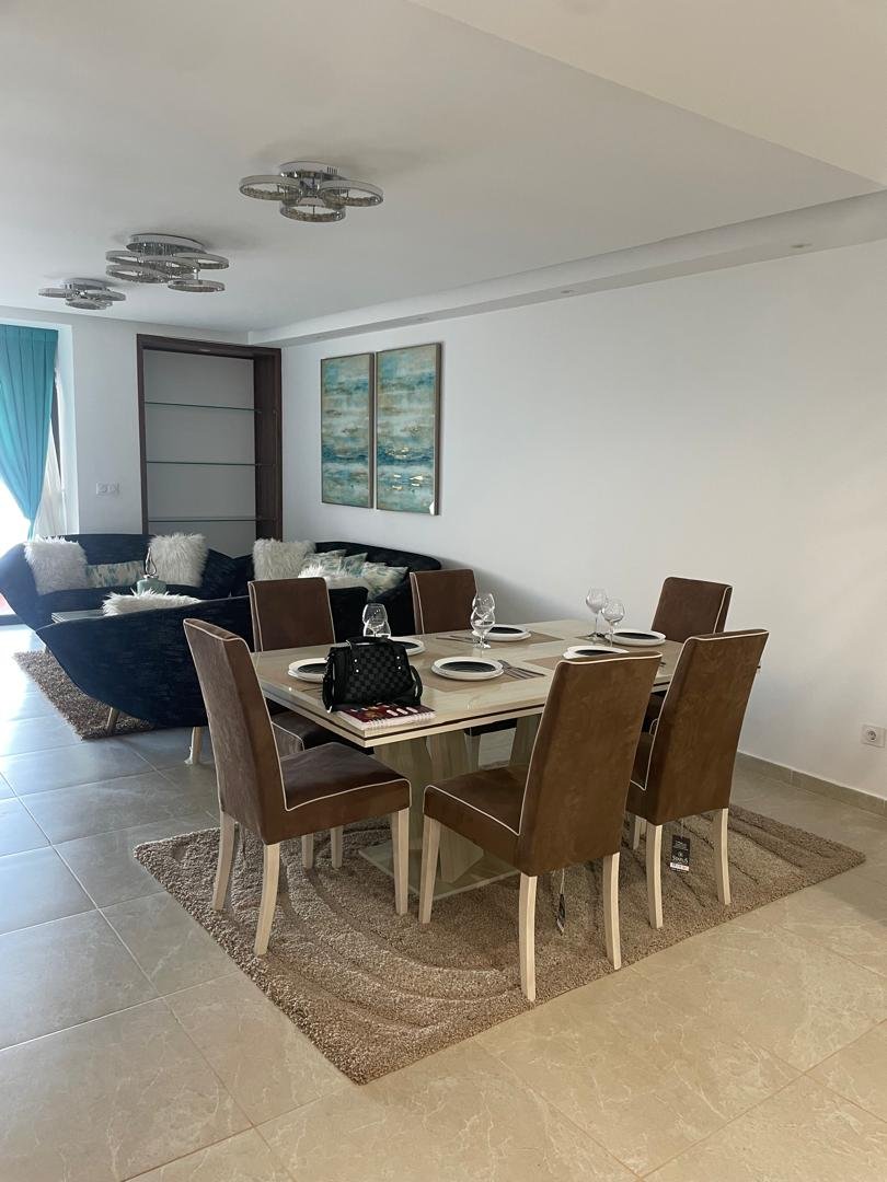 Appartement F4 à vendre - Rue Ikhlef-Serir Mohammed - Oran avec vue sur mer