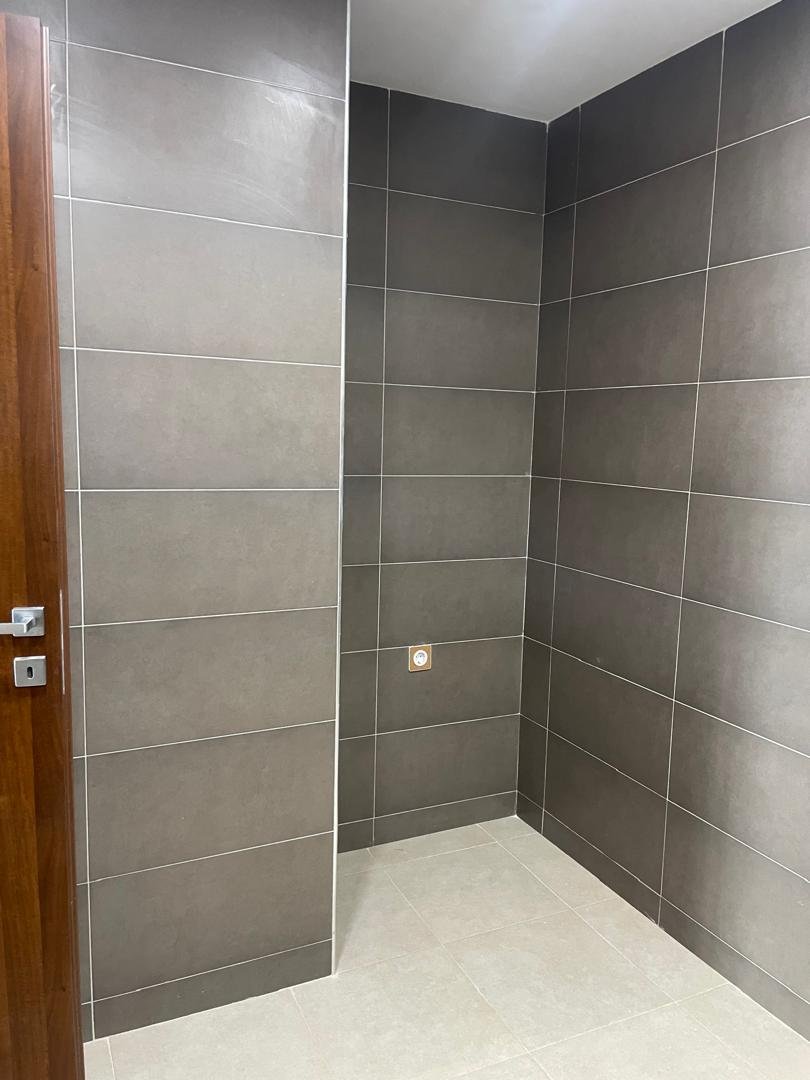 Appartement F4 à vendre - Rue Ikhlef-Serir Mohammed - Oran avec vue sur mer