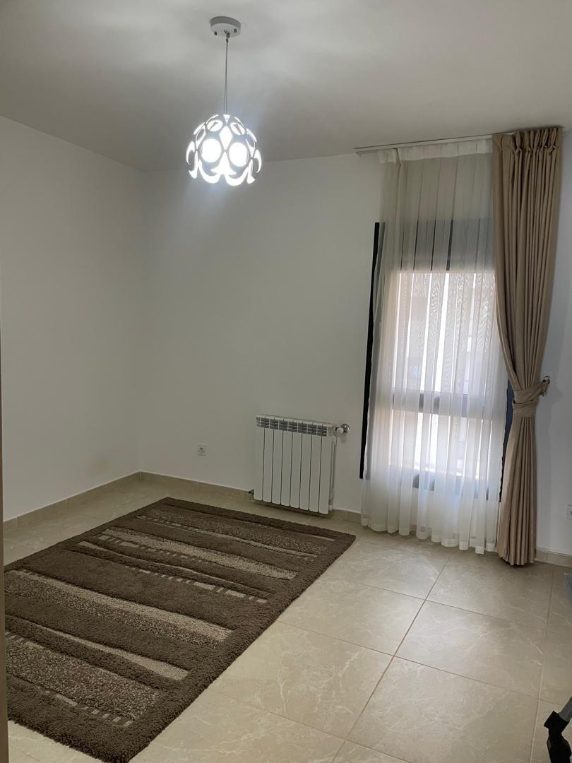 Appartement F4 à vendre - Rue Ikhlef-Serir Mohammed - Oran avec vue sur mer