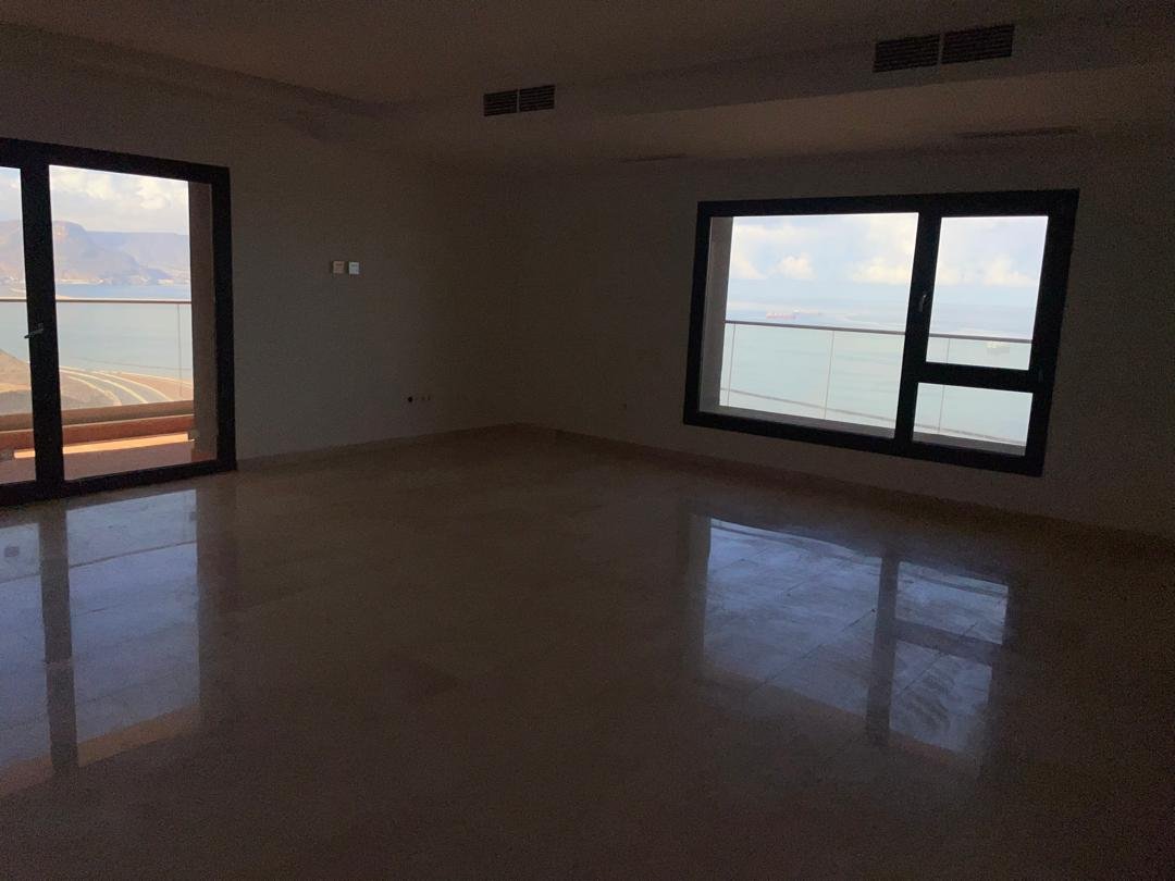 Appartement F5 à vendre - Rue Ikhlef-Serir Mohammed - Oran avec vue sur mer