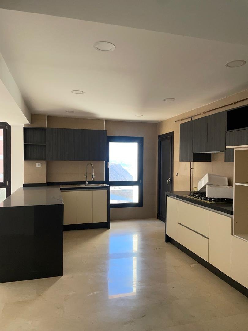 Appartement F5 à vendre - Rue Ikhlef-Serir Mohammed - Oran avec vue sur mer