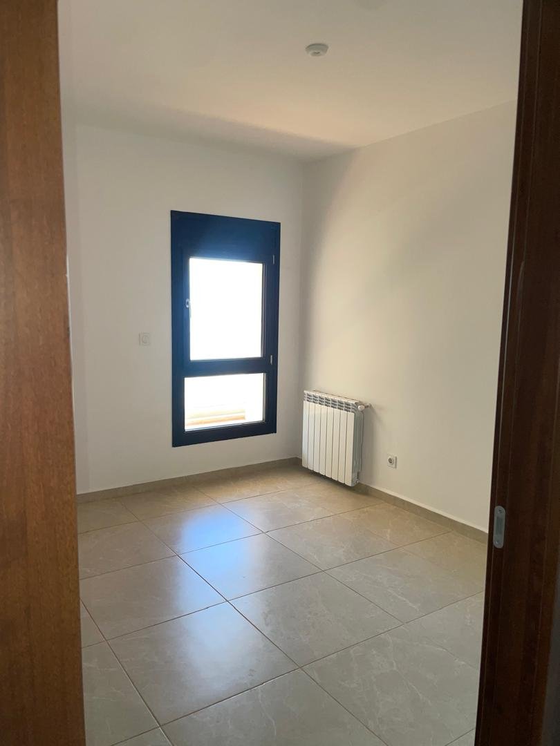 Appartement F5 à vendre - Rue Ikhlef-Serir Mohammed - Oran avec vue sur mer