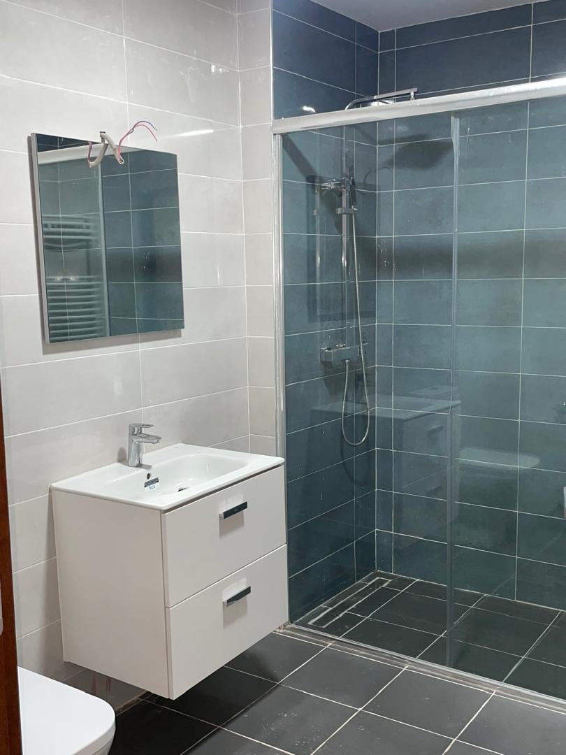 Appartement F5 à vendre - Rue Ikhlef-Serir Mohammed - Oran avec vue sur mer