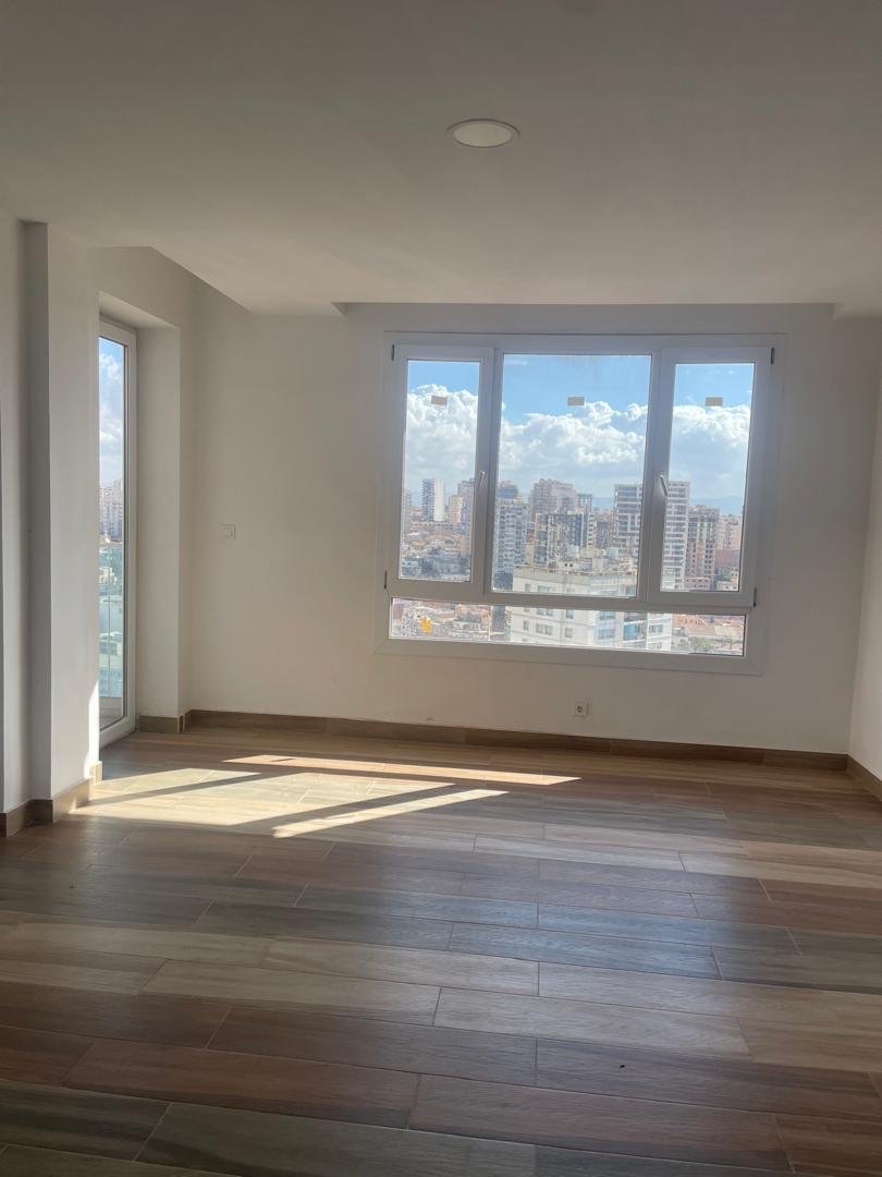 Appartement F6 à vendre - Les Falaise - Oran avec vue sur mer