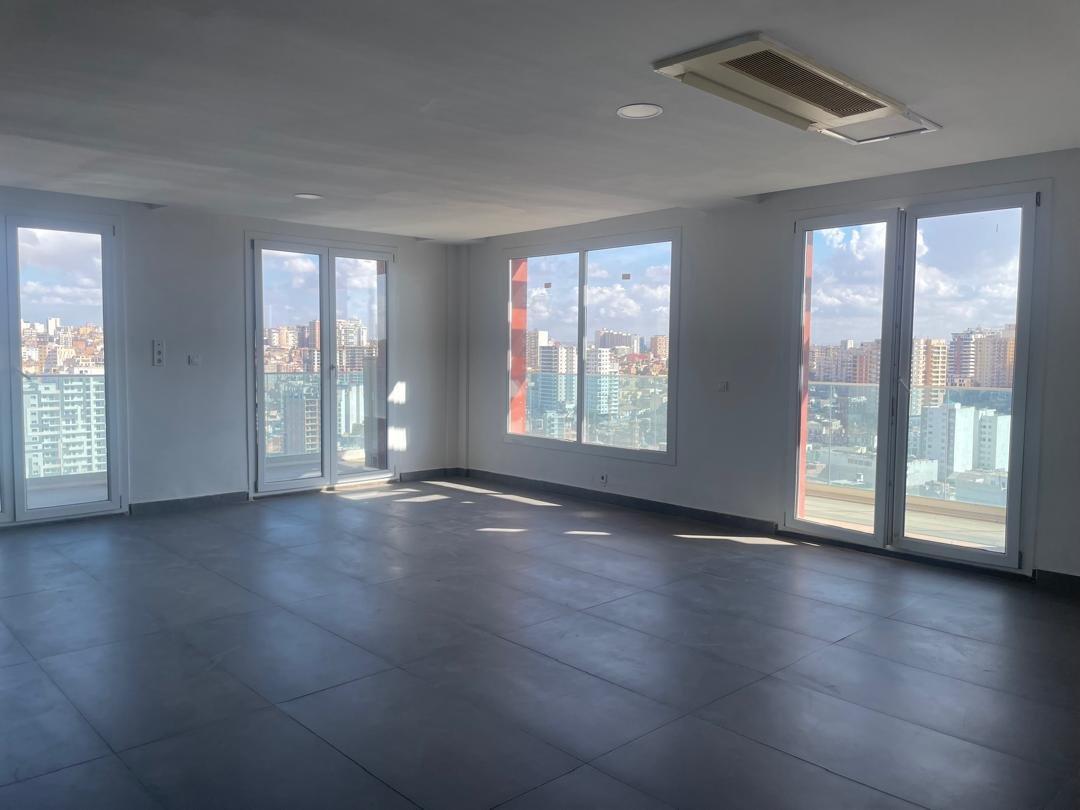 Appartement F6 à vendre - Les Falaise - Oran avec vue sur mer