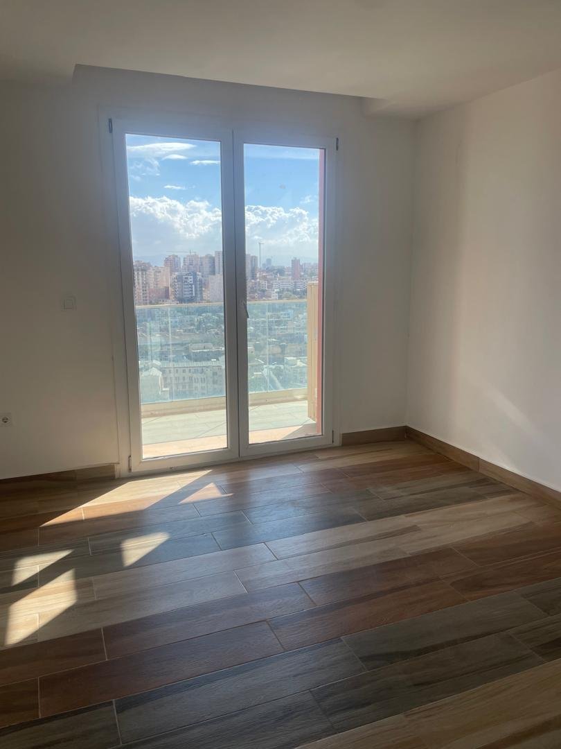 Appartement F6 à vendre - Les Falaise - Oran avec vue sur mer