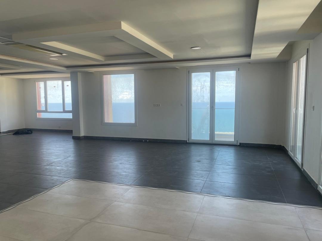 Appartement F6 à vendre - Les Falaise - Oran avec vue sur mer
