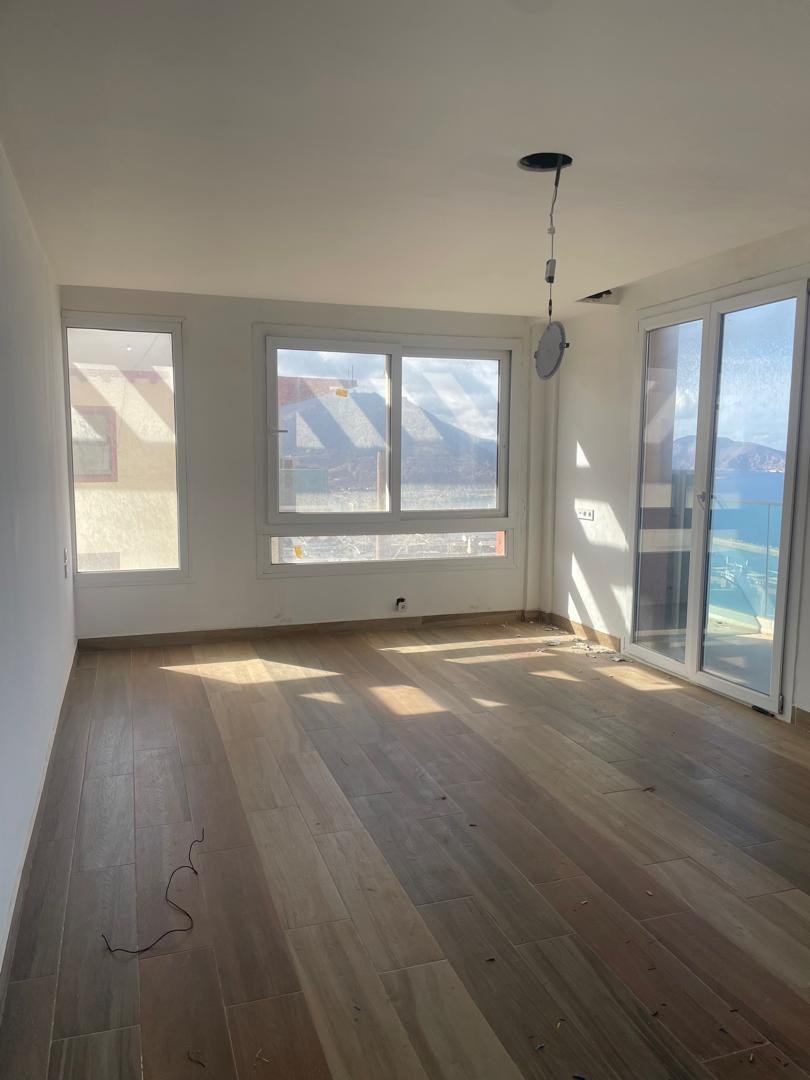 Appartement F6 à vendre - Les Falaise - Oran avec vue sur mer
