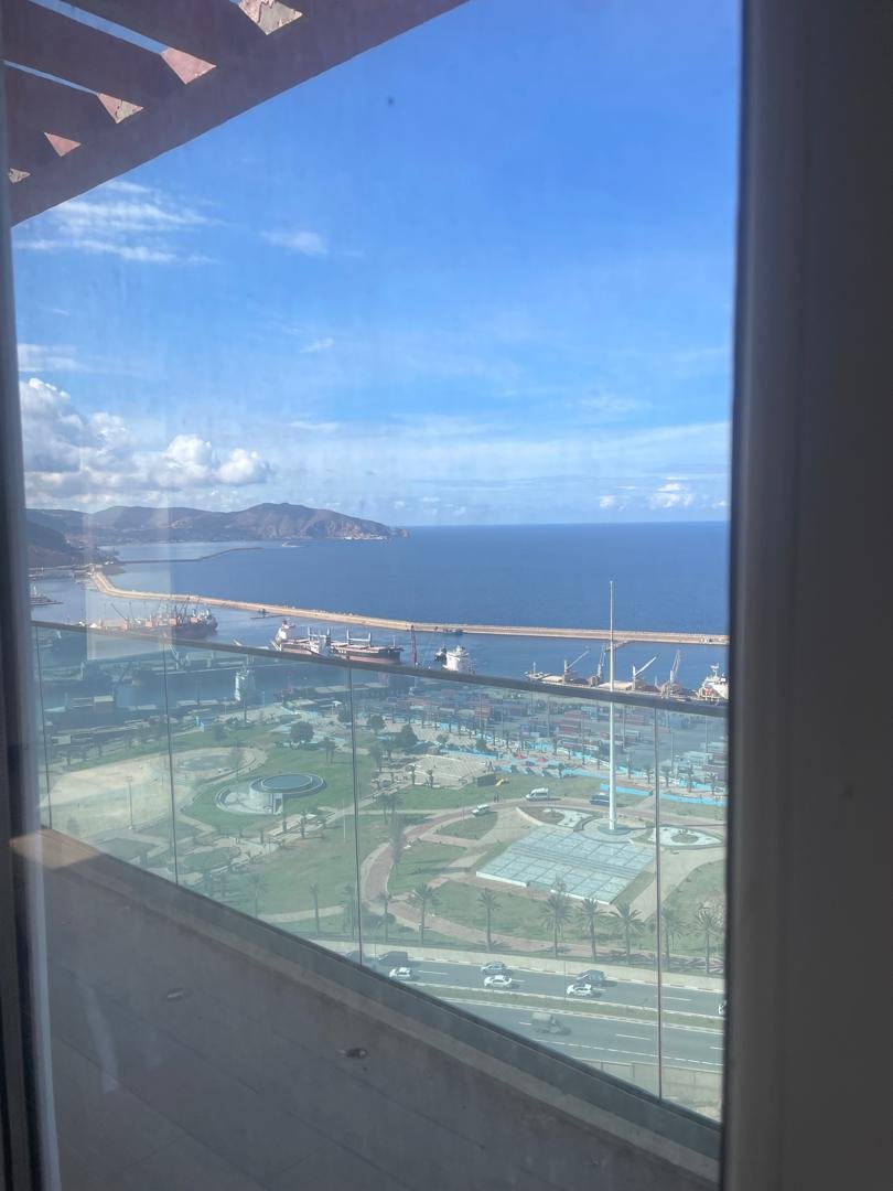 Appartement F6 à vendre - Les Falaise - Oran avec vue sur mer