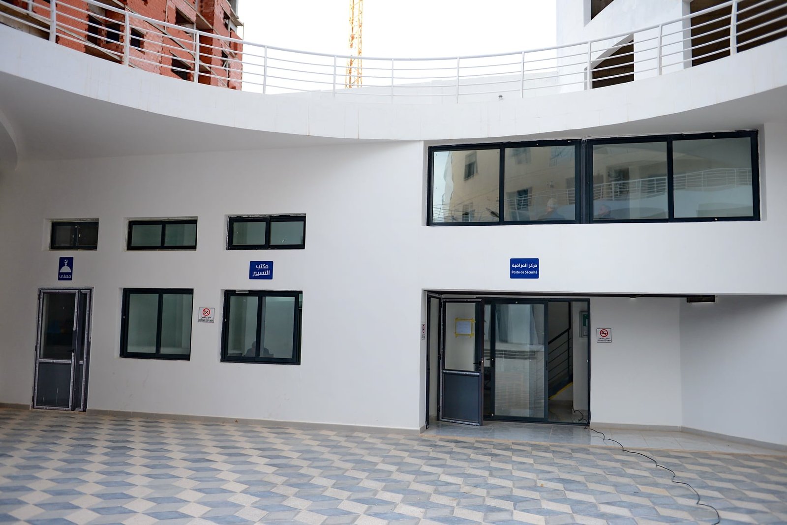 Appartement F3 à vendre - Boulverd Des Lions- Oran avec vue panoramique