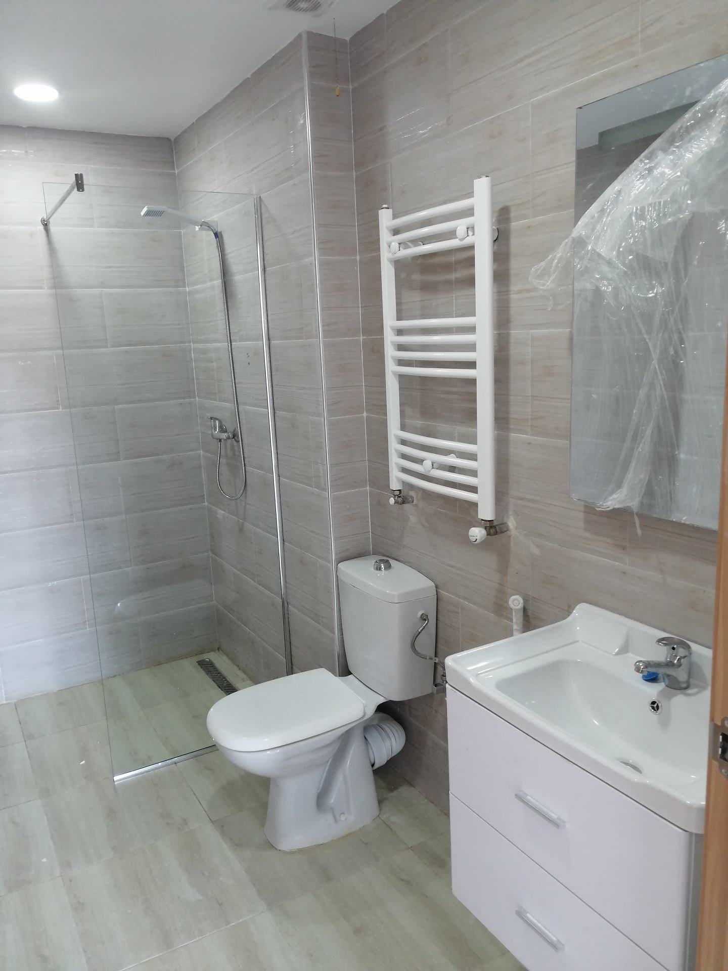 Appartement F4 à vendre -Boulverd Des Lions-Oran avec vue panoramique