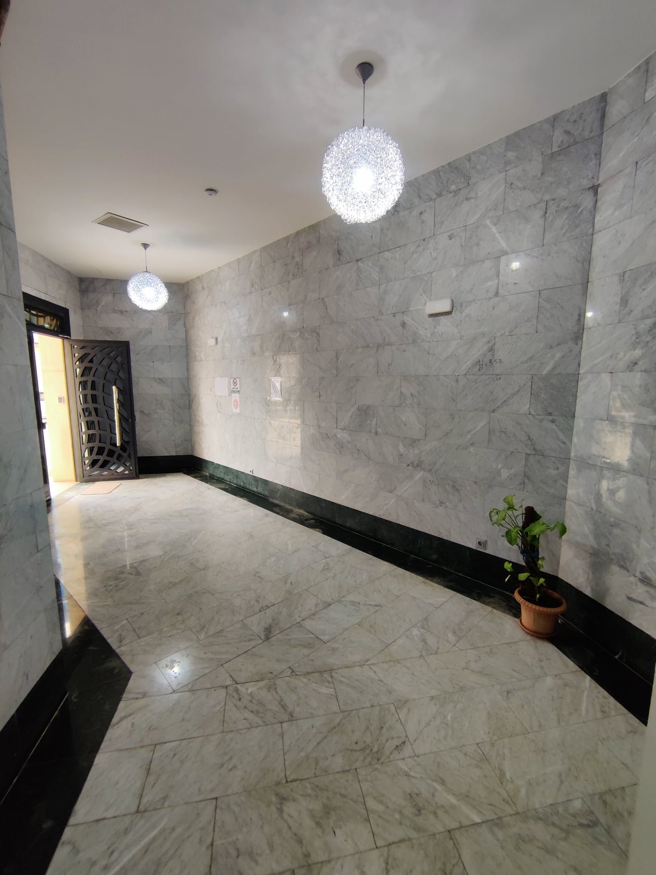 Appartement F4 à vendre -Boulverd Des Lions-Oran avec vue panoramique