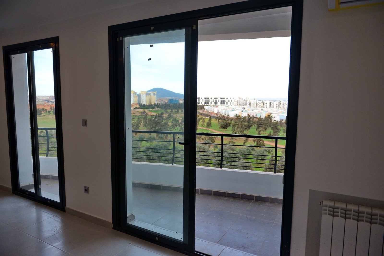 Appartement F4 à vendre - Boulverd Des Lions-Oran avec vue panoramique