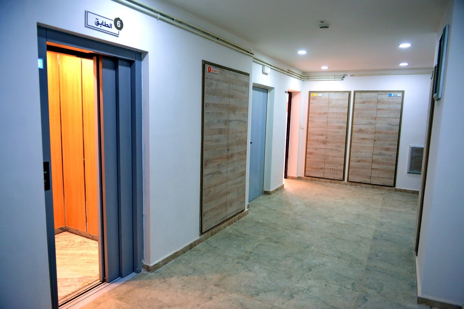 Appartement F4 à vendre - Boulverd Des Lions-Oran avec vue panoramique