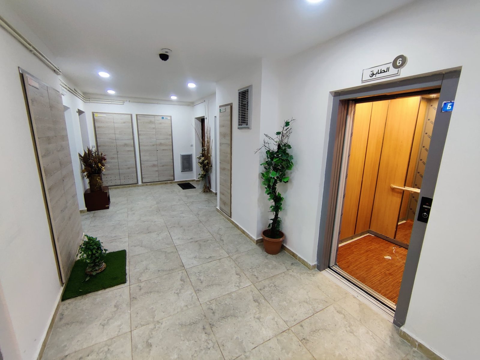 Appartement F4 à vendre - Boulverd Des Lions-Oran avec vue panoramique