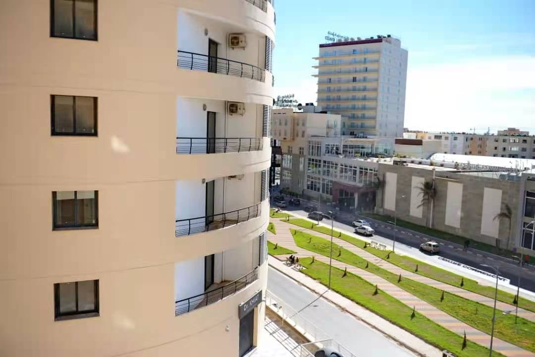 Appartement F4 à vendre - Boulverd Des Lions-Oran avec vue panoramique