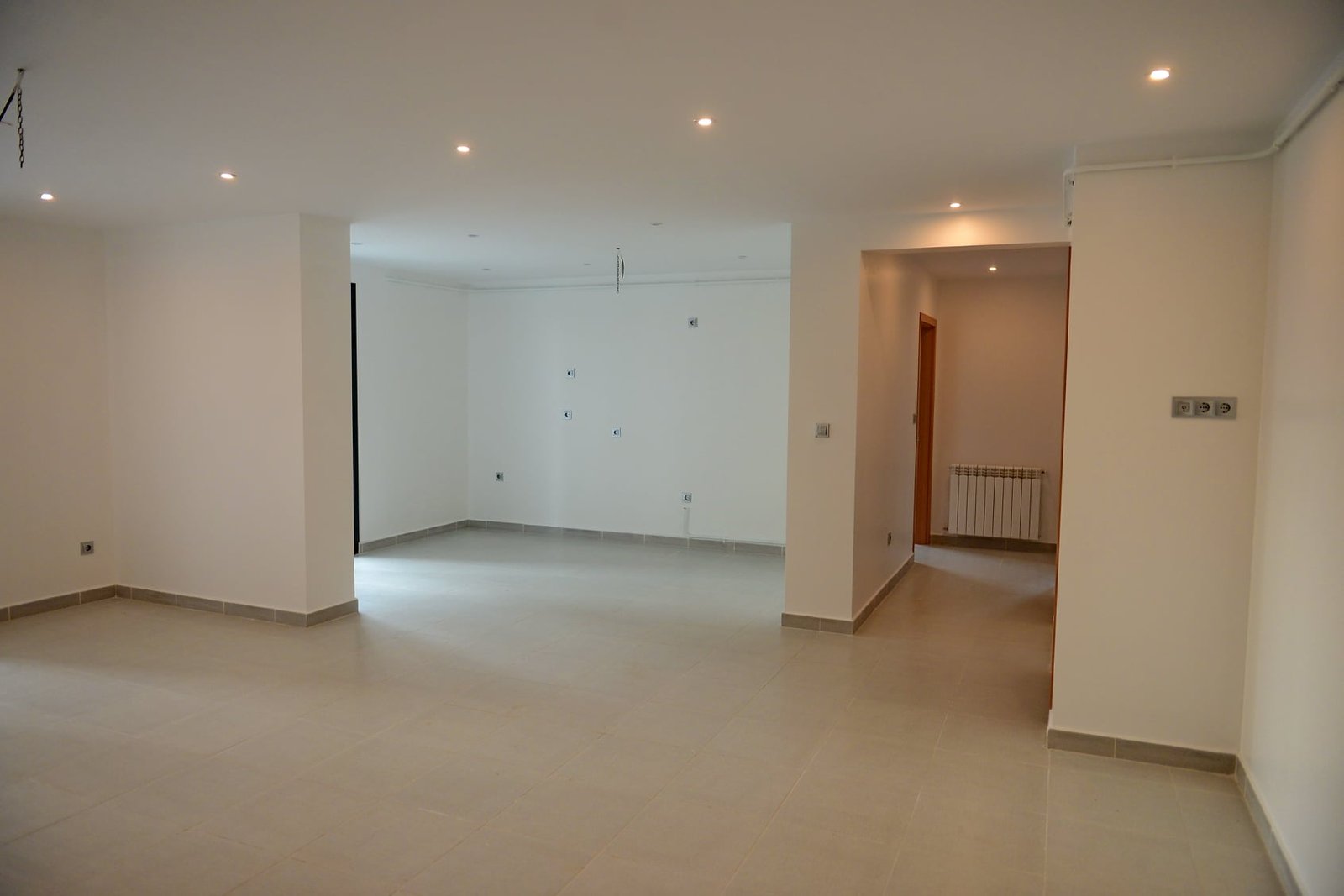 Appartement F4 à vendre - Boulverd Des Lions- Oran avec vue panoramique