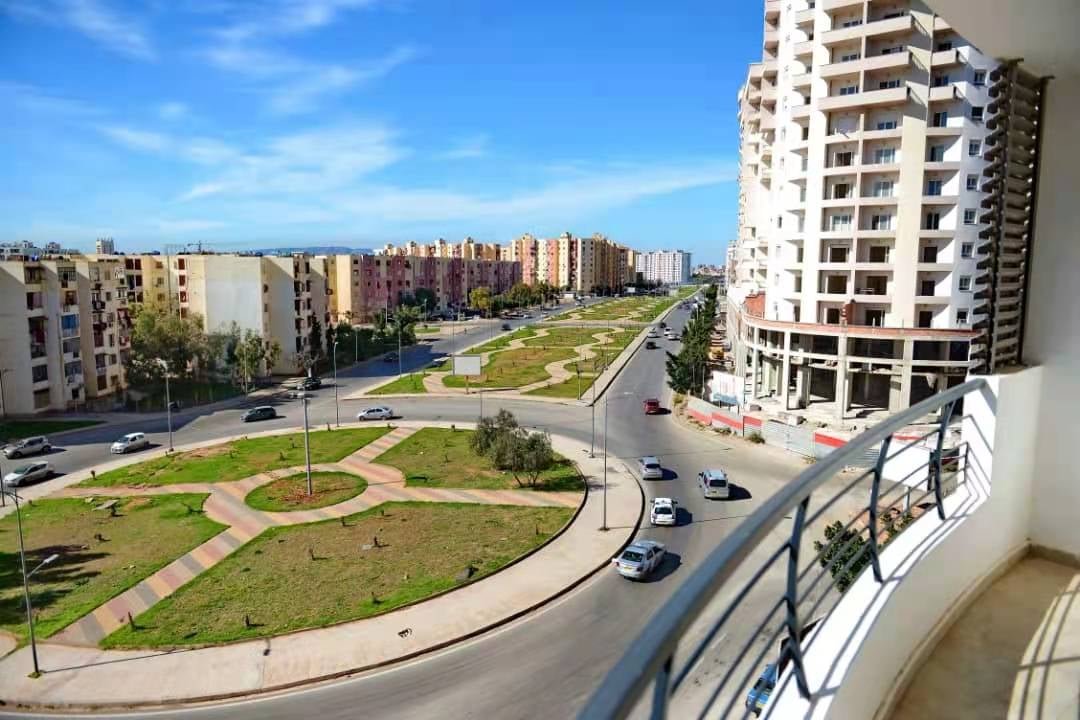 Appartement F4 à vendre - Boulverd Des Lions- Oran avec vue panoramique