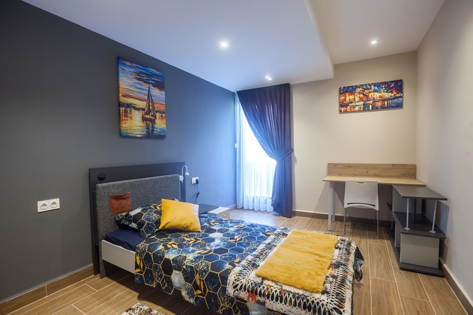 Appartement T5 à vendre -Place Fontanelle-Oran