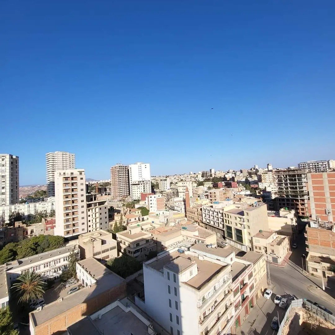 Appartement F3 à vendre - Gambetta-Oran avec vue panoramique