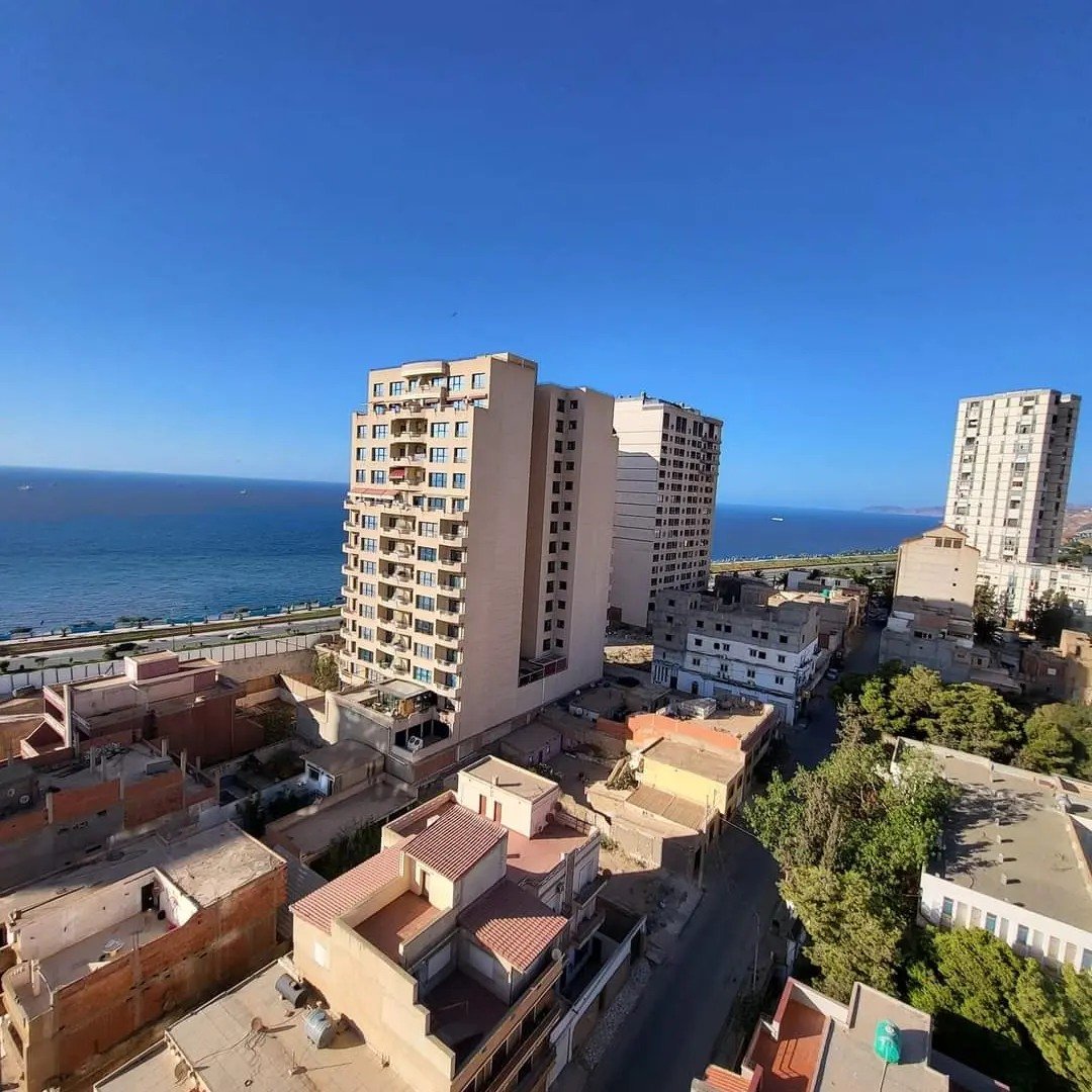Appartement F3 à vendre - Gambetta-Oran avec vue panoramique