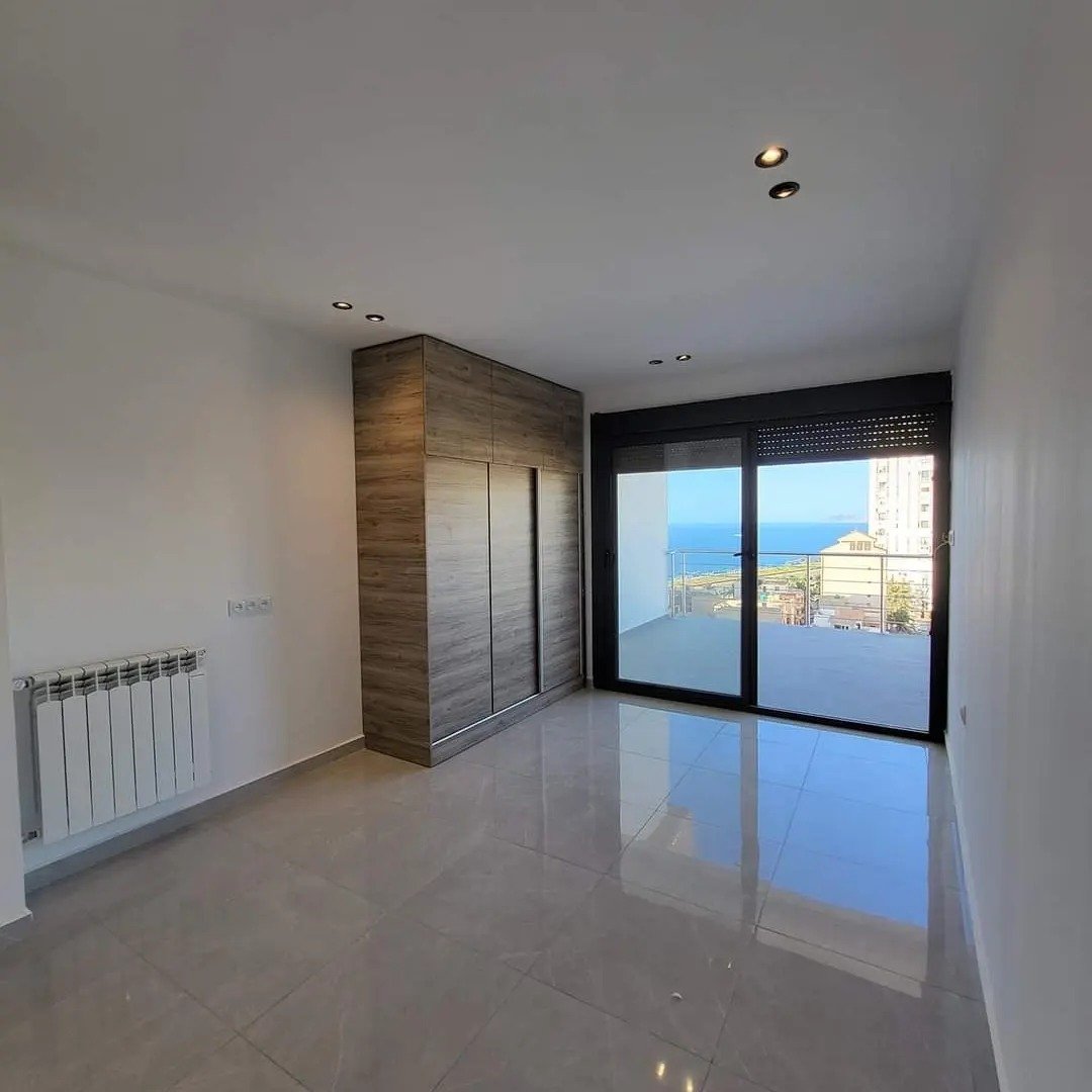 Appartement F4 à vendre - Gambetta- Oran avec vue panoramique