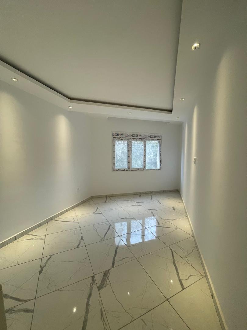 Appartement F4 à vendre - Fernand Ville - Oran avec vue sur mer