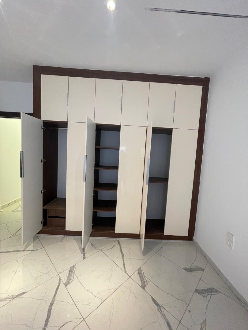 Appartement F4 à vendre - Fernand Ville - Oran avec vue sur mer