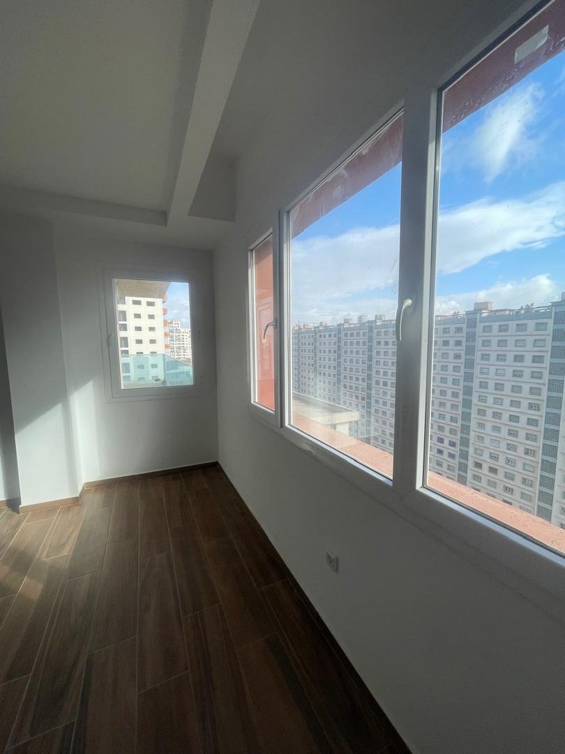 Appartement F4 à vendre - Pont Zabana - Oran avec vue sur mer