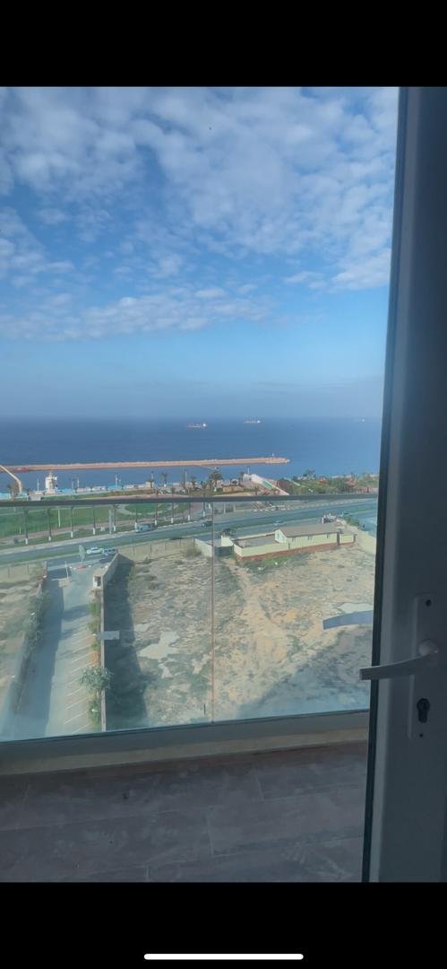 Appartement F4 à vendre - Pont Zabana - Oran avec vue sur mer