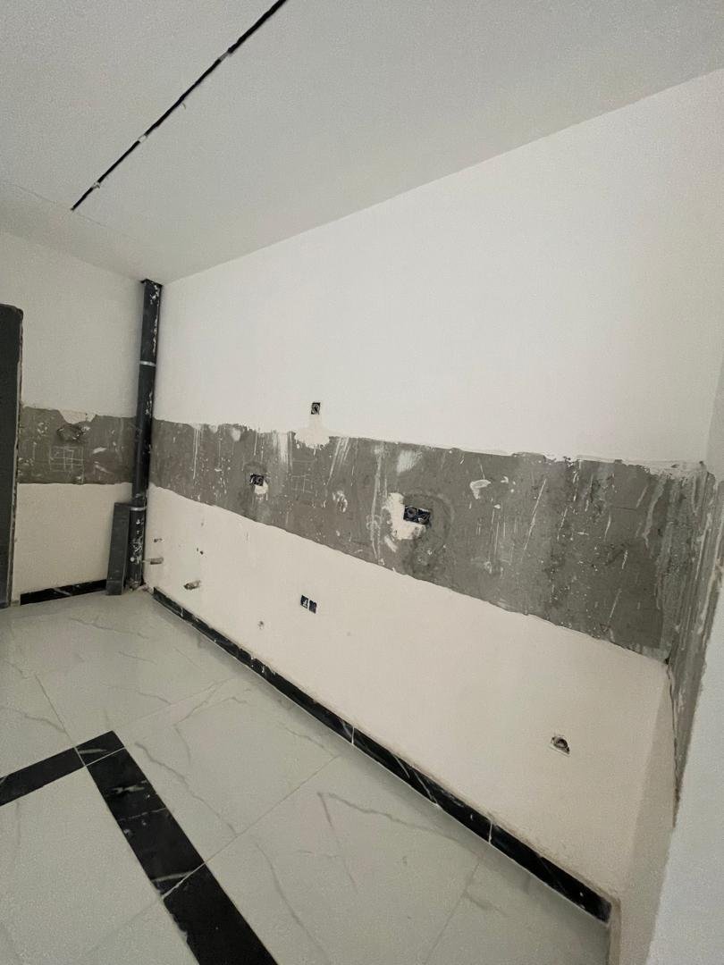 Appartement F2 48, à vendre à Boulverd Des Lions Golf - Oran avec jardin