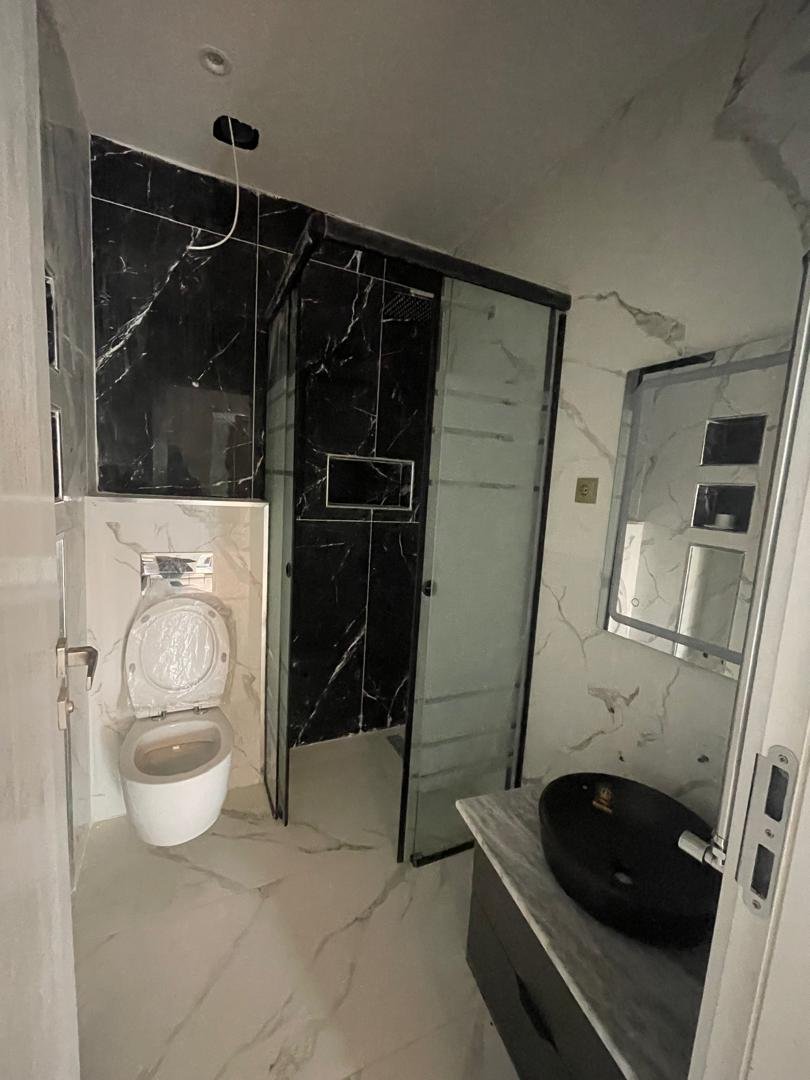 Appartement F3 106, à vendre - Boulverd Des Lions - Oran avec jardin