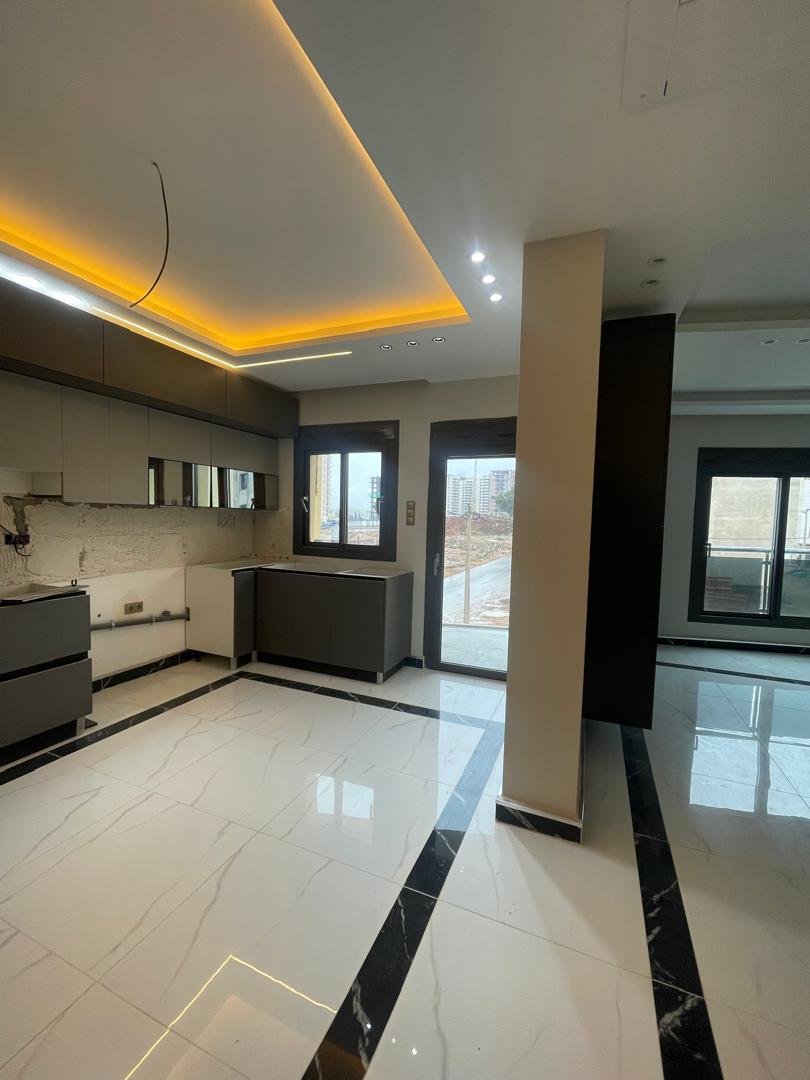 Appartement F3 106, à vendre - Boulverd Des Lions - Oran avec jardin