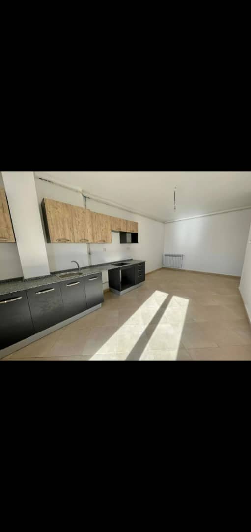 Appartement T3 à vendre à Belgaid, Oran avec vue panoramique
