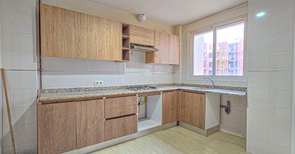 Appartement F3 à vendre - Akid Lotfi - Oran avec vue sur mer