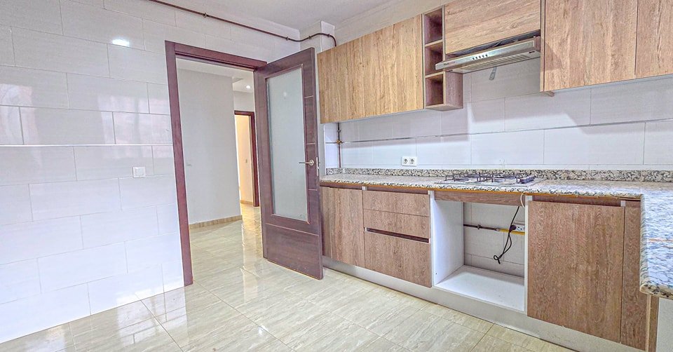 Appartement F3 à vendre - Akid Lotfi - Oran avec vue sur mer