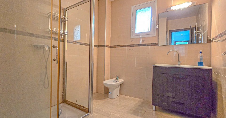Appartement F3 à vendre - Akid Lotfi - Oran avec vue sur mer