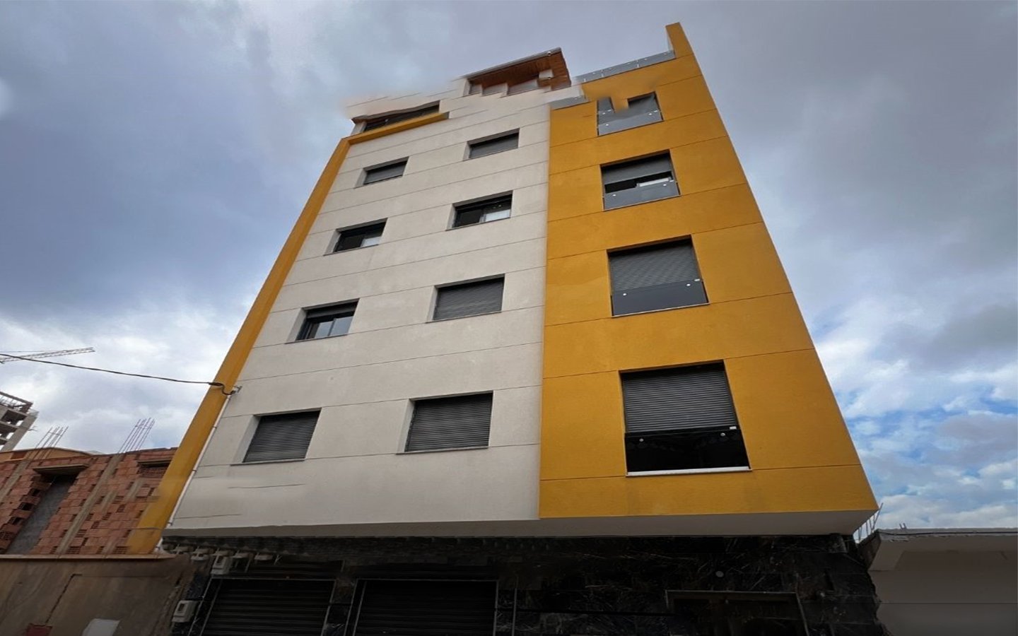 Appartement F4 à vendre -Fernand Ville-Oran