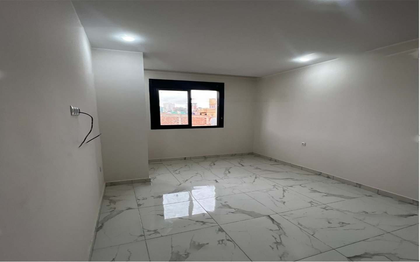 Appartement F4 à vendre -Fernand Ville-Oran