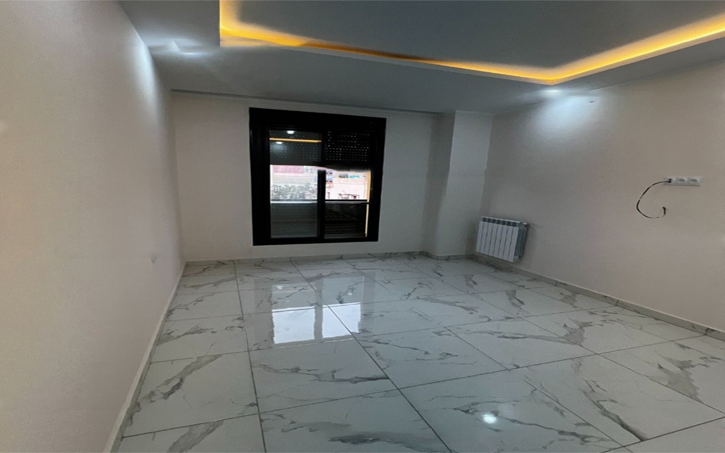 Appartement F4 à vendre -Fernand Ville-Oran