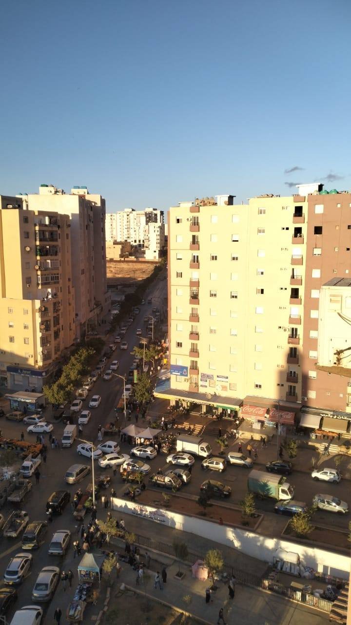 Appartement F4 à vendre - Belgaïd- Oran