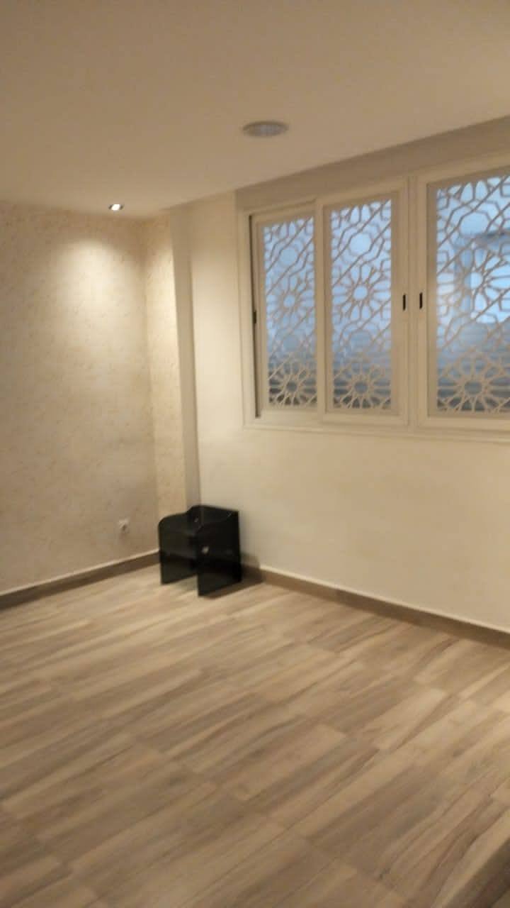 Appartement F4 à vendre - Belgaïd- Oran