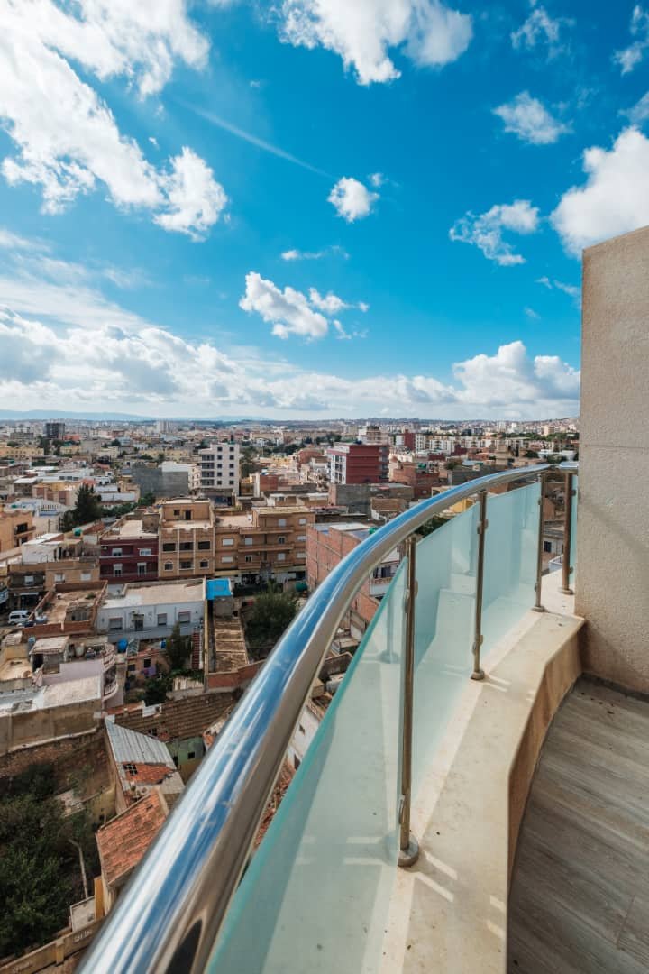 Appartement F3 à vendre - Choupot-Oran avec vue panoramique