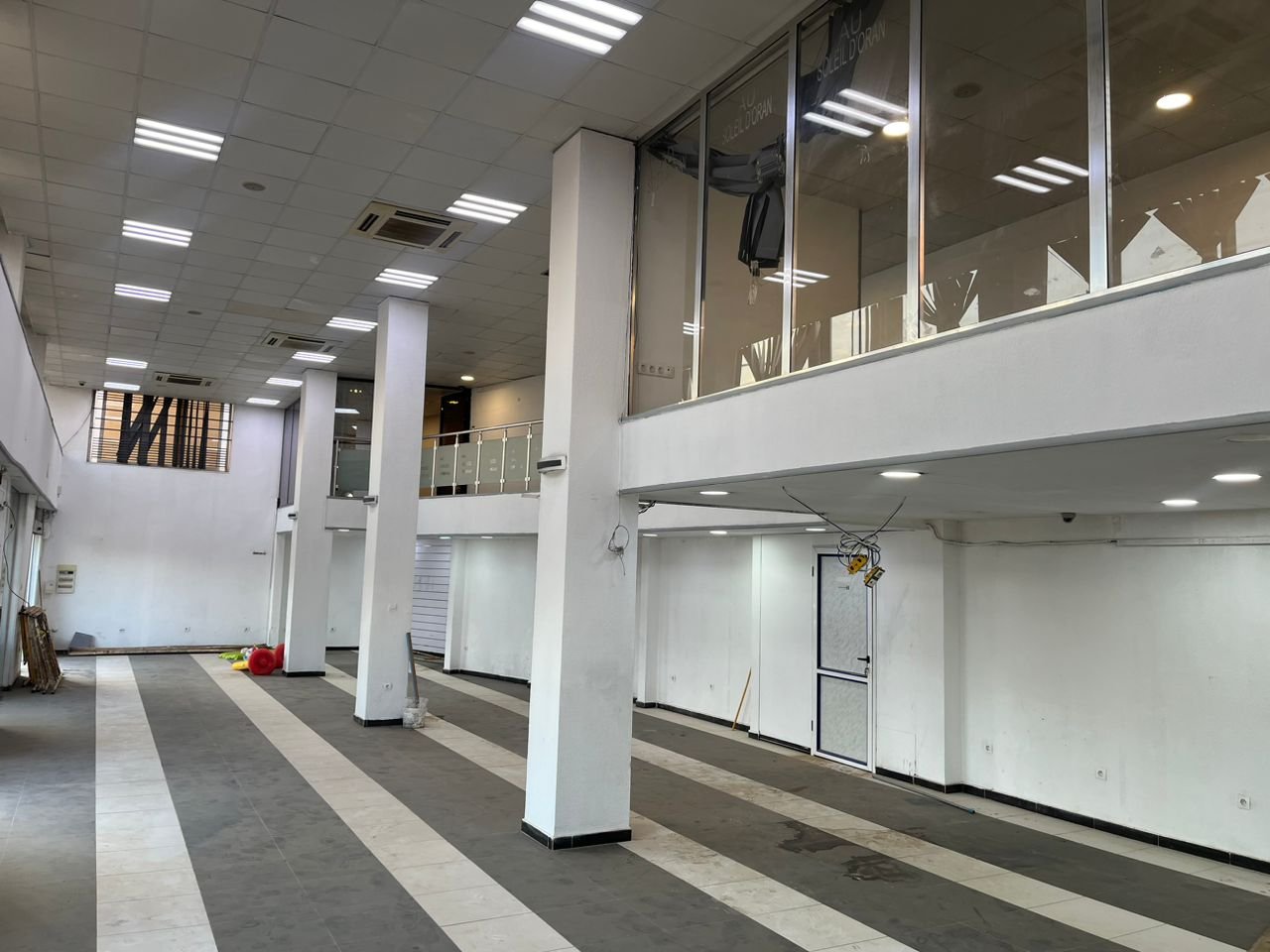 Local commercial à louer - millenium - oran